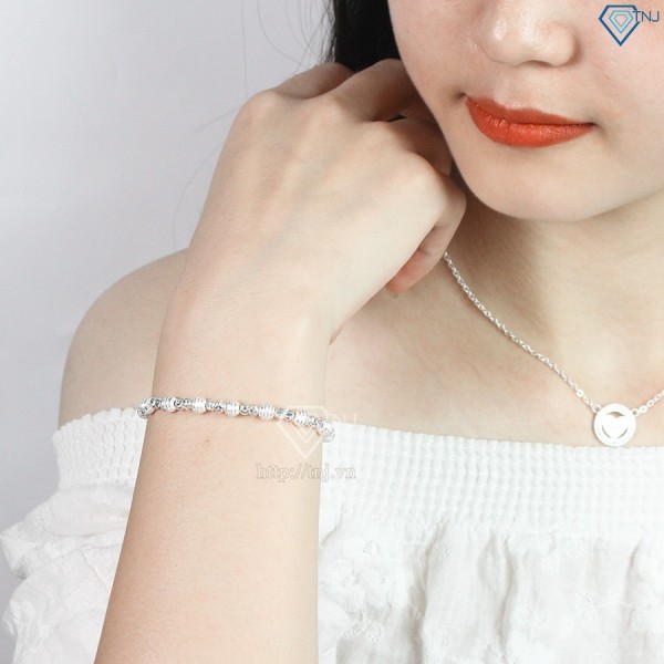 Mua quà gì tặng cô giáo nhân ngày 20 11 lắc tay nữ khắc tên LTN0146