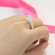 Quà valentine cho bạn gái nhẫn bạc nữ đính đá sang trọng NN0231