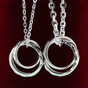 Quà trung thu cho người yêu dây chuyền cặp đôi bạc khắc tên theo yêu cầu DCD0024