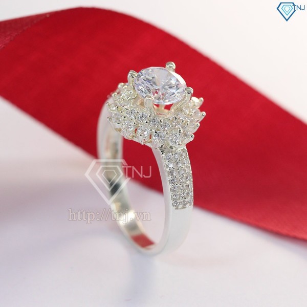 Quà noel cho người yêu nhẫn bạc nữ hình bông tuyết đính đá sang trọng NN0217