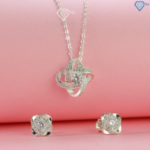 Quà tết cho mẹ bộ trang sức bạc hoa 4 cánh đính đá đẹp BTS0051 - Trang Sức TNJ