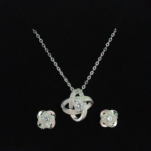 Quà tết cho mẹ bộ trang sức bạc hoa 4 cánh đính đá đẹp BTS0051
