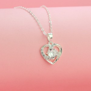Dây chuyền trái tim đính đá bằng bạc DCN0601