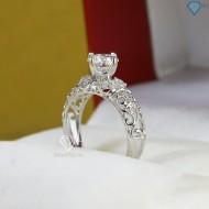 Nhẫn cầu hôn kim cương Moissanite hoa văn đẹp đính đá 6.0mm NNM0002 - Trang Sức TNJ