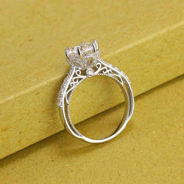 Nhẫn cầu hôn Moissanite sang trọng đính đá 8.0mm NNM0003 - Trang Sức TNJ