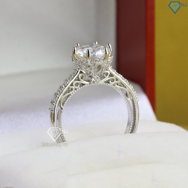 Nhẫn cầu hôn Moissanite sang trọng đính đá 8.0mm NNM0003 - Trang Sức TNJ