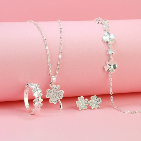 Quà 8 3 cho người yêu bộ trang sức bạc cỏ 4 lá đính đá đẹp BTS0001