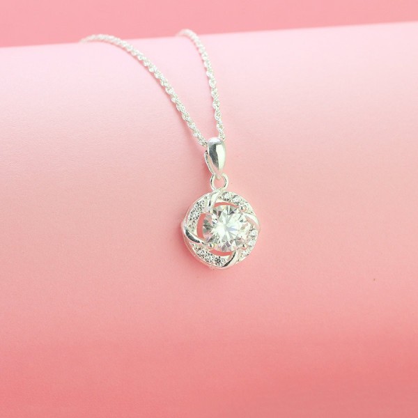 Quà sinh nhật cho người yêu dây chuyền nữ đính đá Moissanite 7.5mm DCNM0004