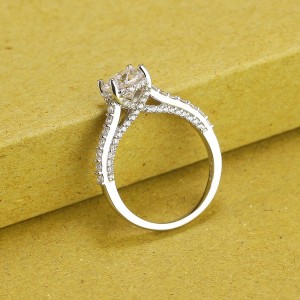 Quà trung thu cho người yêu nhẫn nữ kim cương Moissanite đính đá 7.0mm NNM0005 - Trang Sức TNJ