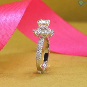 Quà noel cho người yêu nhẫn nữ hoa hồng đính kim cương Moissanite 6.5mm NNM0004 - Trang Sức TNJ