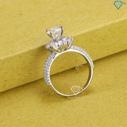 Quà 8 3 cho người yêu nhẫn nữ đính kim cương Moissanite 6.5mm NNM0004