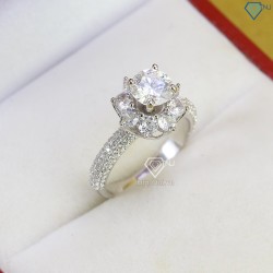 Quà 8 3 cho vợ nhẫn nữ hoa hồng Moissanite 6.5mm NNM0004