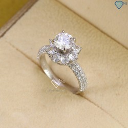 Quà Valentine cho người yêu nhẫn nữ hoa hồng đính Moissanite NNM0004
