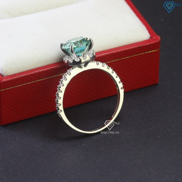 Nhẫn nữ đính full kim cương Moissanite đá chủ xanh 8.0mm NNM0048