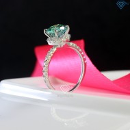 Nhẫn nữ đính full kim cương Moissanite đá chủ xanh 8.0mm NNM0048