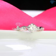 Nhẫn bạc nữ hình lượn sóng đính kim cương Moissanite 5.0mm NNM0056