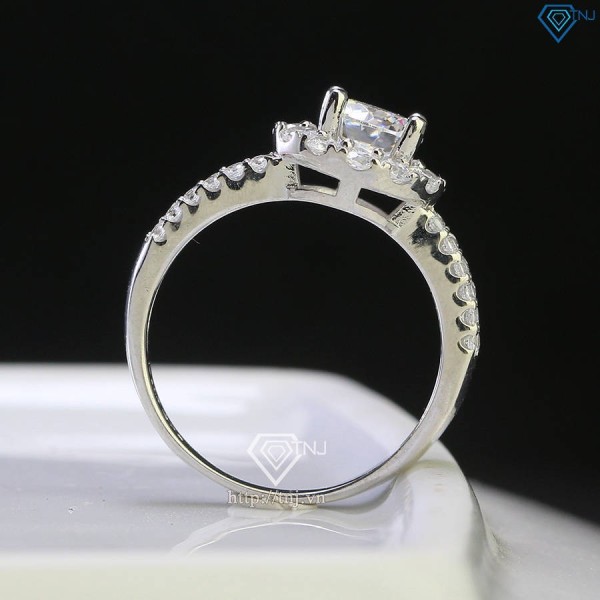 Nhẫn bạc nữ mặt tròn đính kim cương Moissanite 6.0mm NNM0079