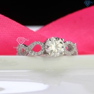 Nhẫn nữ hình vô cực bạc đính kim cương Moissanite 6.5mm NNM0080