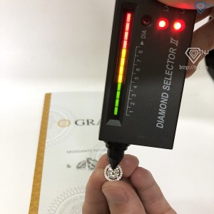 Quà Valentine cho người yêu dây chuyền nữ đơn giản đính Mois DCNM0015