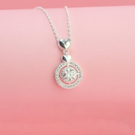 Dây chuyền nữ mặt tròn khắc tên đính kim cương Moissanite 6.0mm DCNM0060