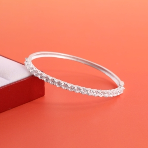 Lắc tay bạc nữ dạng kiềng đính đá LTN0430