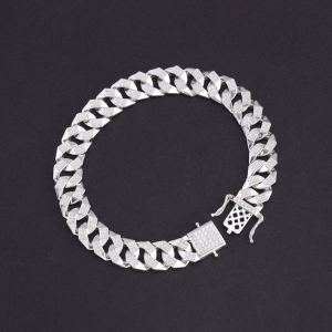 Lắc tay nam Cuban bản nhỏ 10mm cách điệu LTA0213