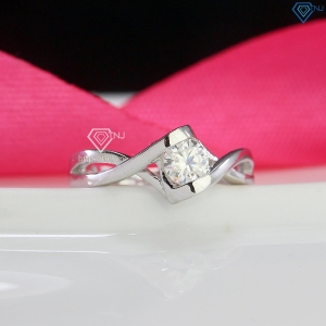 Nhẫn bạc nữ đính kim cương Moissanite chìm 5.0mm - NNM0084