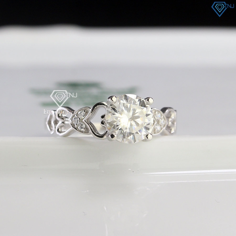 Nhẫn nữ trái tim đính cương Moissanite sang trọng 7.0mm NNM0085