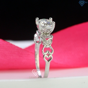 Nhẫn nữ trái tim đính cương Moissanite sang trọng 7.0mm NNM0085