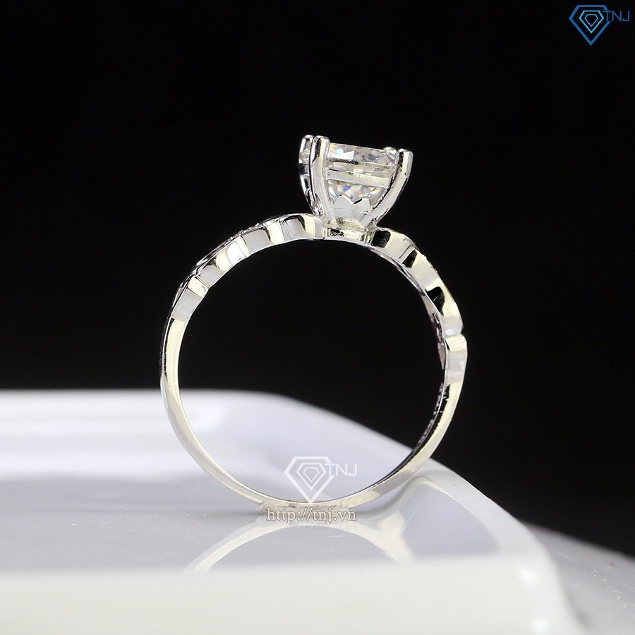 Nhẫn nữ trái tim đính cương Moissanite sang trọng 7.0mm NNM0085