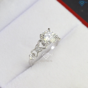 Nhẫn nữ trái tim đính cương Moissanite sang trọng 7.0mm NNM0085