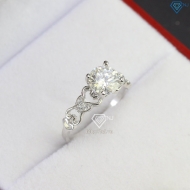 Nhẫn nữ trái tim đính cương Moissanite sang trọng 7.0mm NNM0085