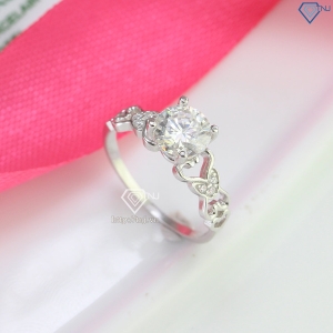 Nhẫn nữ trái tim đính cương Moissanite sang trọng 7.0mm NNM0085