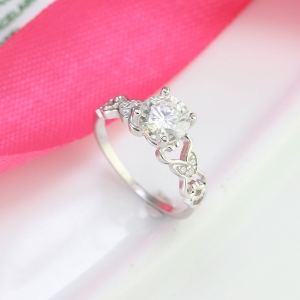 Nhẫn nữ trái tim đính cương Moissanite sang trọng 7.0mm NNM0085