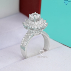 Nhẫn nữ mặt bông hoa cao cấp đính kim cương Moissanite sang trọng 7.0m