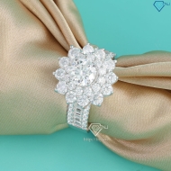 Nhẫn nữ mặt bông hoa cao cấp đính kim cương Moissanite sang trọng 7.0m