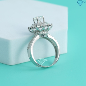 Nhẫn nữ mặt bông hoa cao cấp đính kim cương Moissanite sang trọng 7.0m