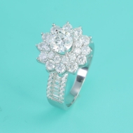 Nhẫn nữ mặt bông hoa cao cấp đính kim cương Moissanite sang trọng 7.0mm NNM0089