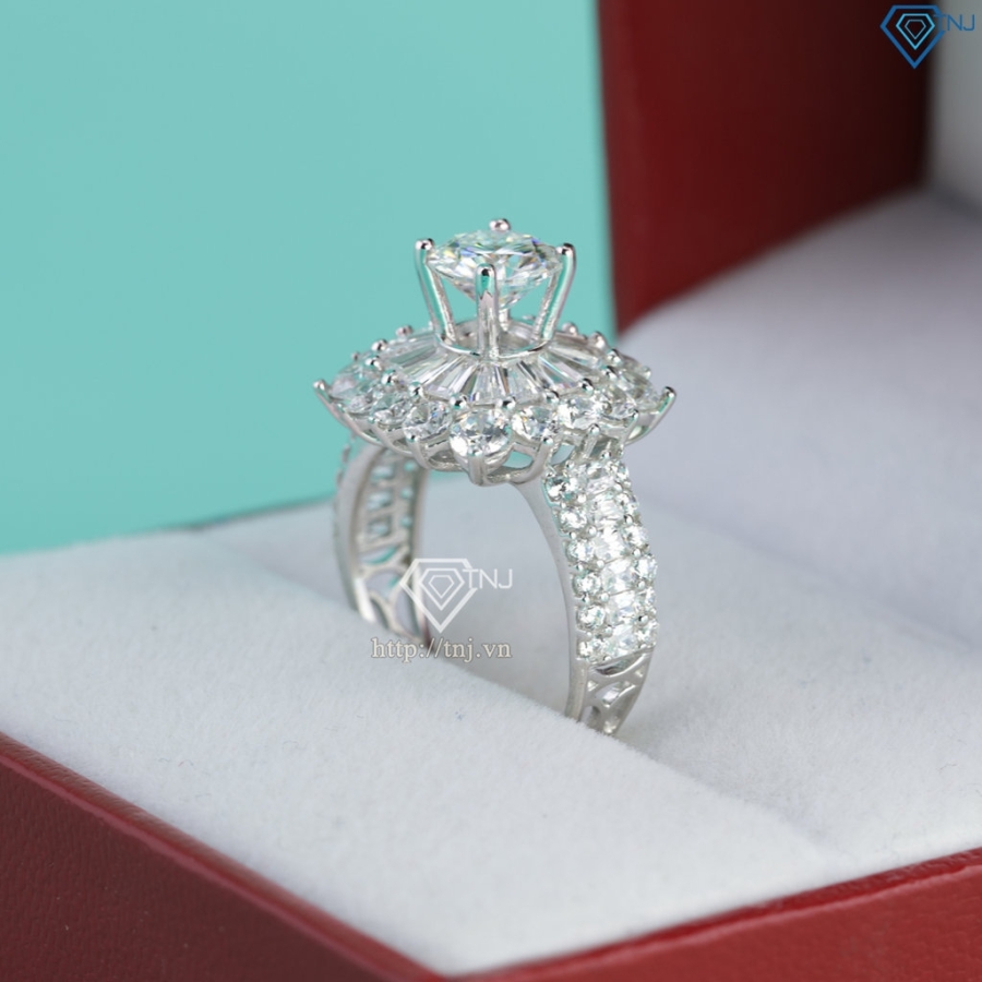Nhẫn nữ cao cấp đính kim cương Moissanite 6.5mm NNM0091