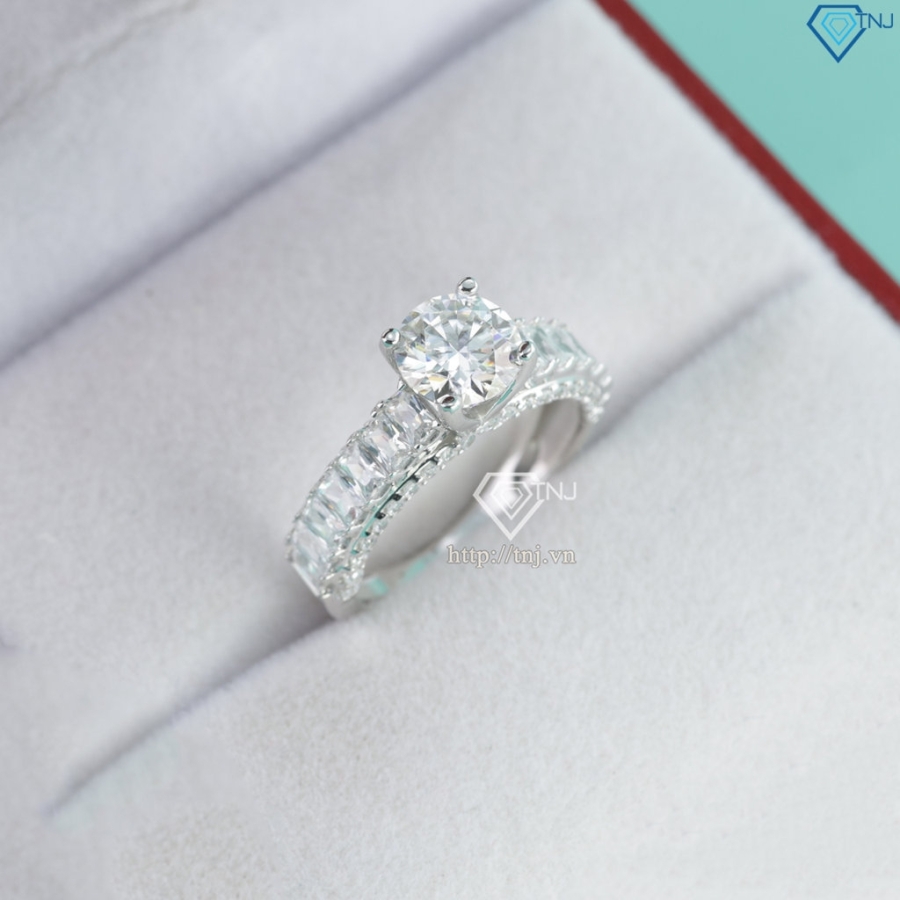 Nhẫn nữ 925 bạc đính kim cương Moissanite 7.0mm NNM0094