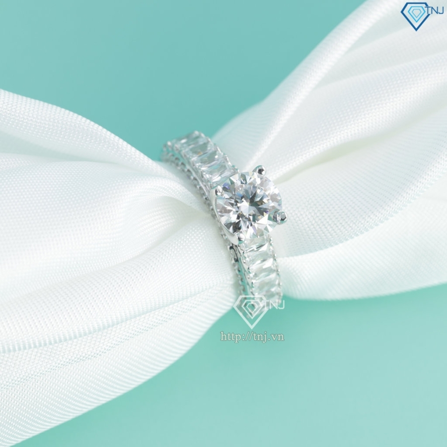 Nhẫn nữ 925 bạc đính kim cương Moissanite 7.0mm NNM0094