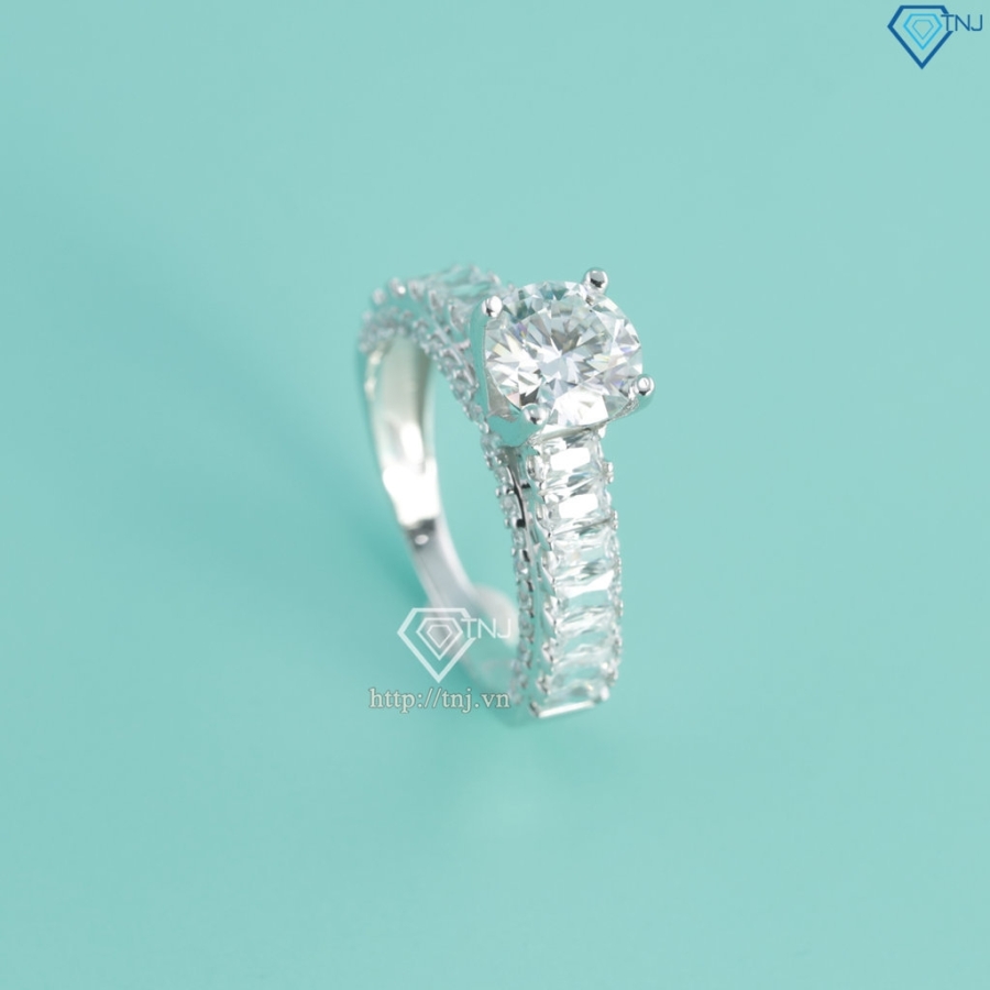 Nhẫn nữ 925 bạc đính kim cương Moissanite 7.0mm NNM0094