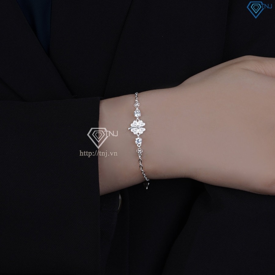 Quà tặng  20 10 cho nhân viên nữ lắc tay bạc nữ hình cỏ 4 lá  LTN0316 Quà tặng  20 10 cho nhân viên nữ lắc tay bạc nữ hình cỏ 4 lá  LTN0316