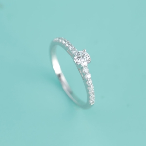 Nhẫn bạc nữ bản nhỏ xi kim đính đá NNXK0464