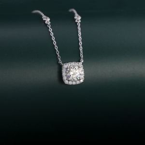 Dây chuyền nữ mặt vuông đính kim cương Moissanite 6.5mm xi kim DCNM0069