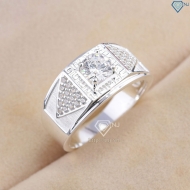 Nhẫn nam bạc hoạ tiết hình tam giác đính đá NNA0869