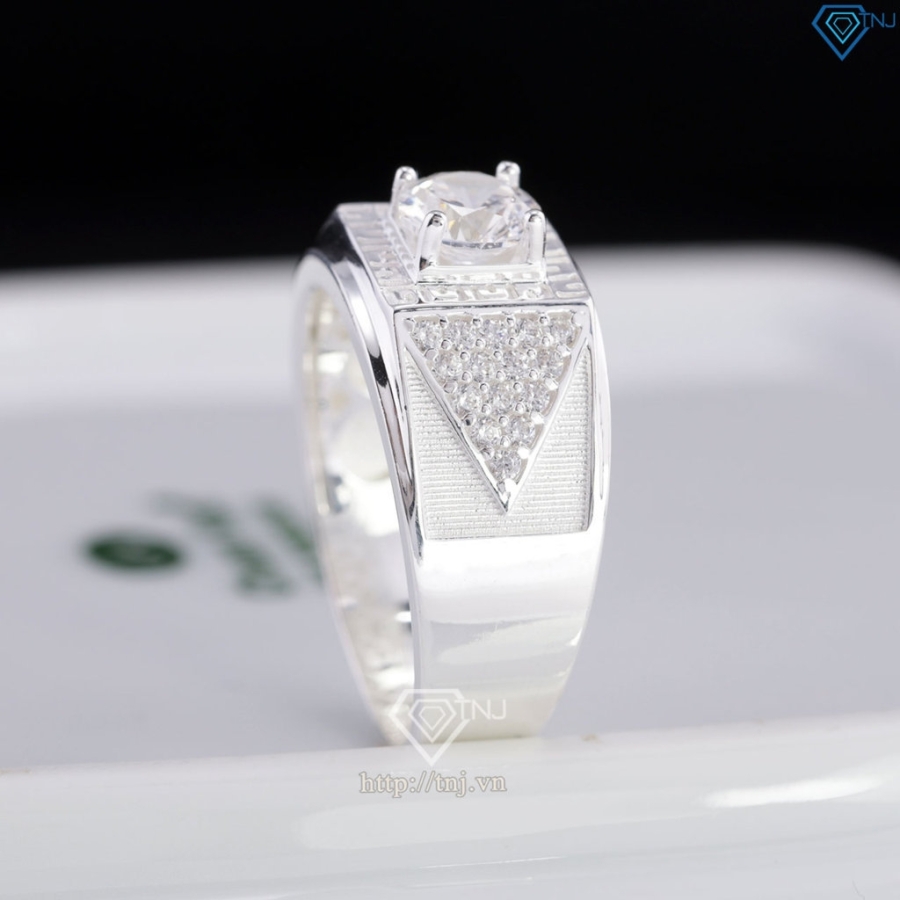 Nhẫn nam bạc hoạ tiết hình tam giác đính đá NNA0869