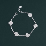 Lắc tay cỏ 4 lá may mắn đính đá LTN0411