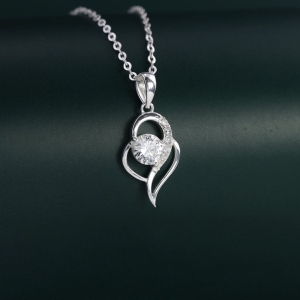 Dây chuyền trái tim đính đá bằng bạc DCN0529