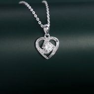 Dây chuyền trái tim đính đá bằng bạc DCN0601